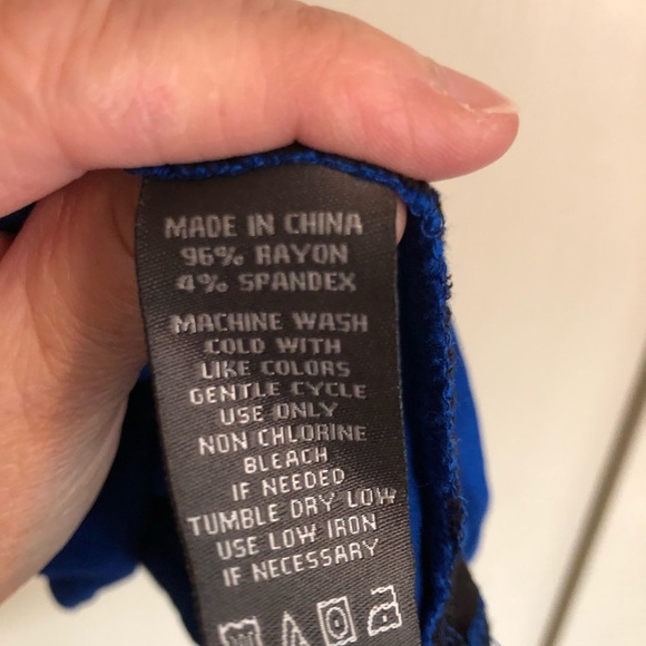 Vince Camuto blue and black knotted tank - Picture 5 of 6